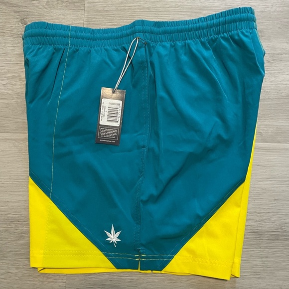 Boast Colorblock Shorts - Picture 2 of 5